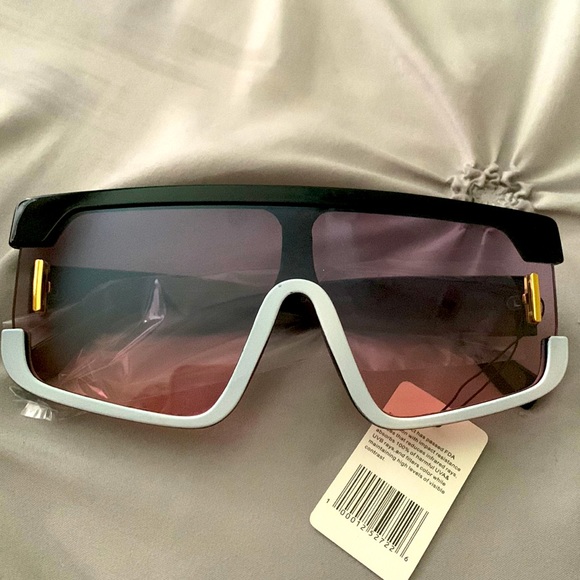 Accessories - Sunglasses